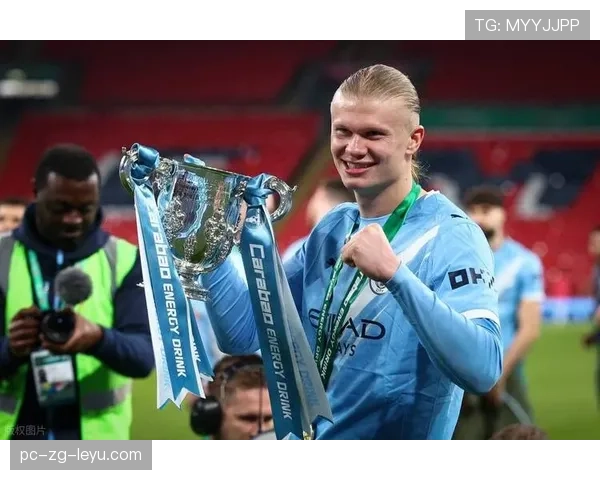 哈兰德助攻福登,曼城在欧冠小组赛中保持不败,哈兰德穿曼城球衣 哈兰德助攻福登,曼城在欧冠小组赛中保持不败,哈兰德穿曼城球衣