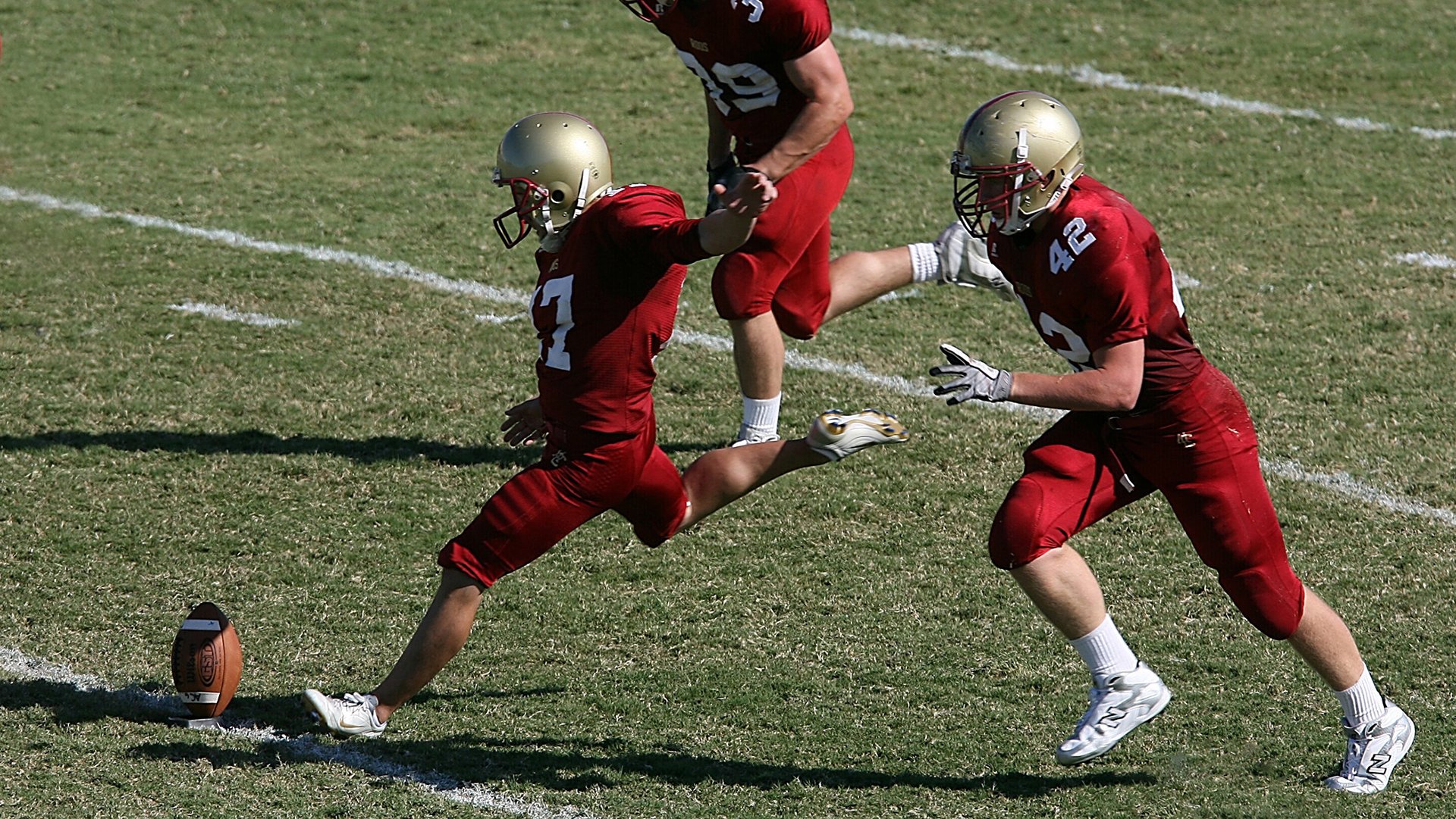 LEYU乐鱼体育官方网站-教练组分析：中队或受压起跳慢半拍