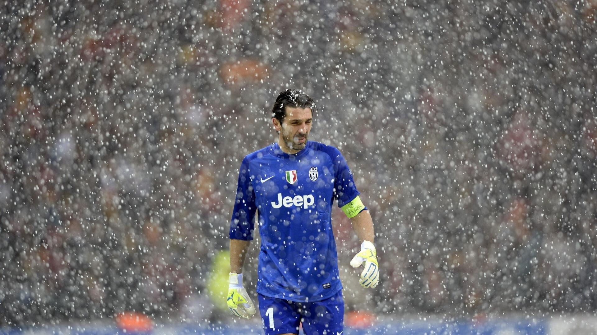 Leyu Sport登录入口-巴萨年轻中卫崛起，未来防线支柱诞生，巴萨青训中卫